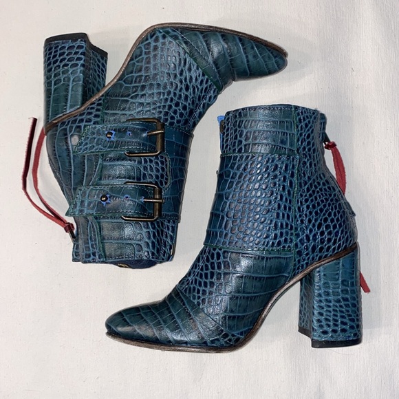 Freebird by Steven Joey Turquoise Croco Boots Size 6 LIKE NEW - Picture 3 of 12